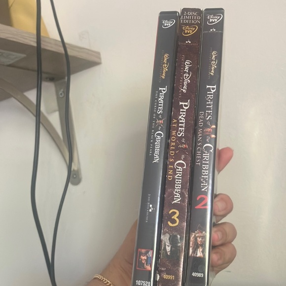 Disney Pirates of the Caribbean DVD Set - Picture 1 of 4